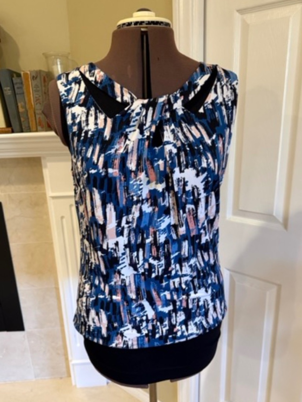 Jones Studio Abstract Brushstroke Sleeveless Top Blue Pink Black Size M
